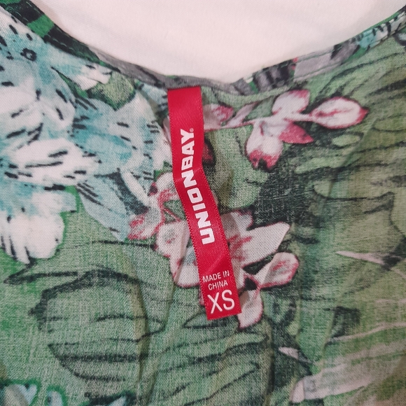 ● Union Bay | Tropical Blouse Crop Cover Up Top - Picture 6 of 13